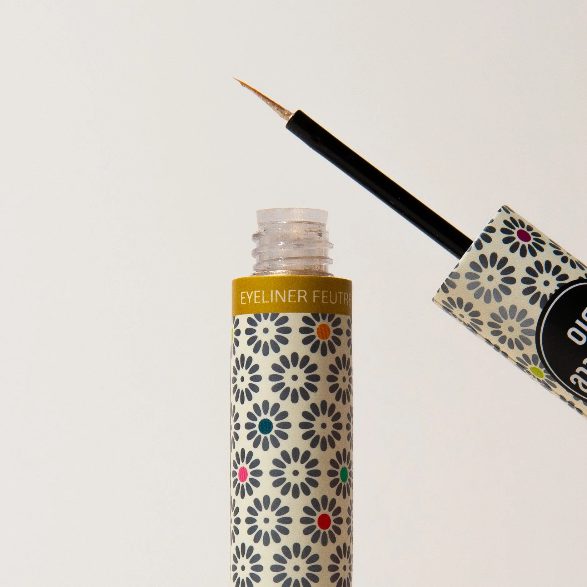 Eyeliner pinceau pailleté BIO - Image 2